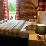 Stary Mlyn Nad Strumieniem Z Mozliwoscia Dostepu Do Sauny, Goracej Beczki, Basenu - Feriehus