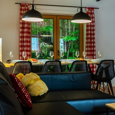 Prázdninový dům Dom Stary Mlyn Nad Strumieniem Z Mozliwoscia Dostepu Do Sauny, Goracej Beczki, Basenem Sklářská Poruba