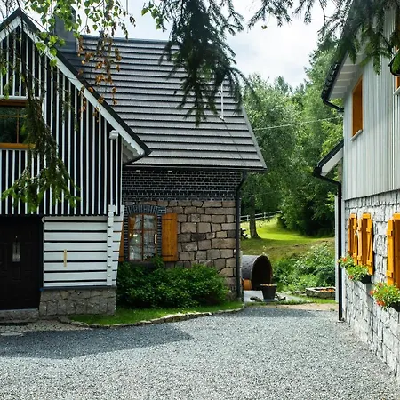 Dom Stary Mlyn Nad Strumieniem Z Mozliwoscia Dostepu Do Sauny, Goracej Beczki, Basenem Ferienhaus Schreiberhau