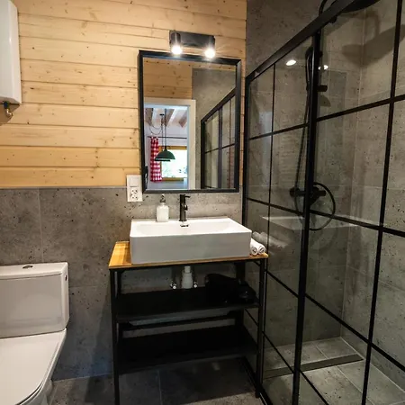 Ferienhaus Dom Stary Mlyn Nad Strumieniem Z Mozliwoscia Dostepu Do Sauny, Goracej Beczki, Basenem