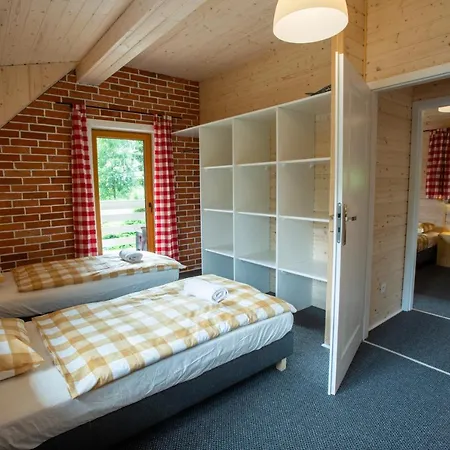 Ferienhaus Dom Stary Mlyn Nad Strumieniem Z Mozliwoscia Dostepu Do Sauny, Goracej Beczki, Basenem